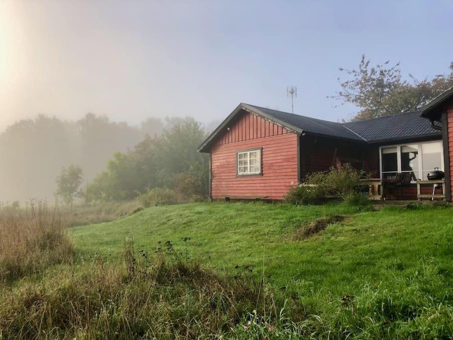 Sagolikt Laege Med Havsutsikt I Roerum Pa Oesterlen Villa Simrishamn Exterior photo